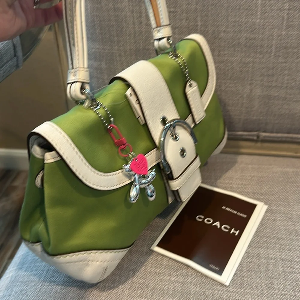 New Coach vintage Soho Green White Signature Satchel Hobo Bag Flap Buckle - Picture 4 of 17